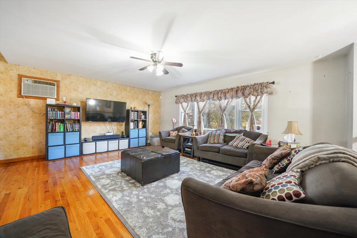 Single Family Green Bower  Rockland County, NY 10956, MLS-H6332855-5