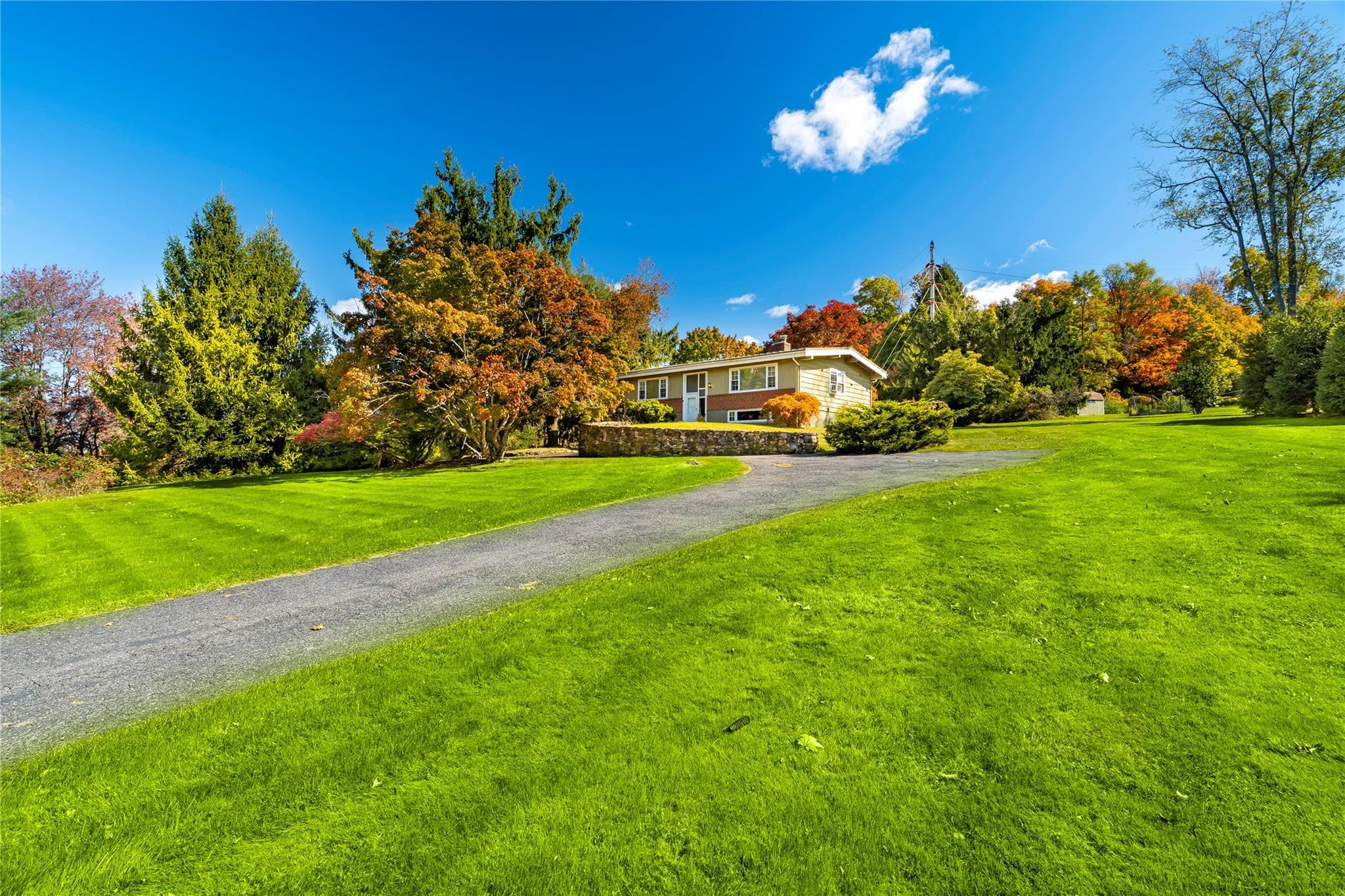Single Family Hilltop  Westchester County, NY 10560, MLS-H6332948-2