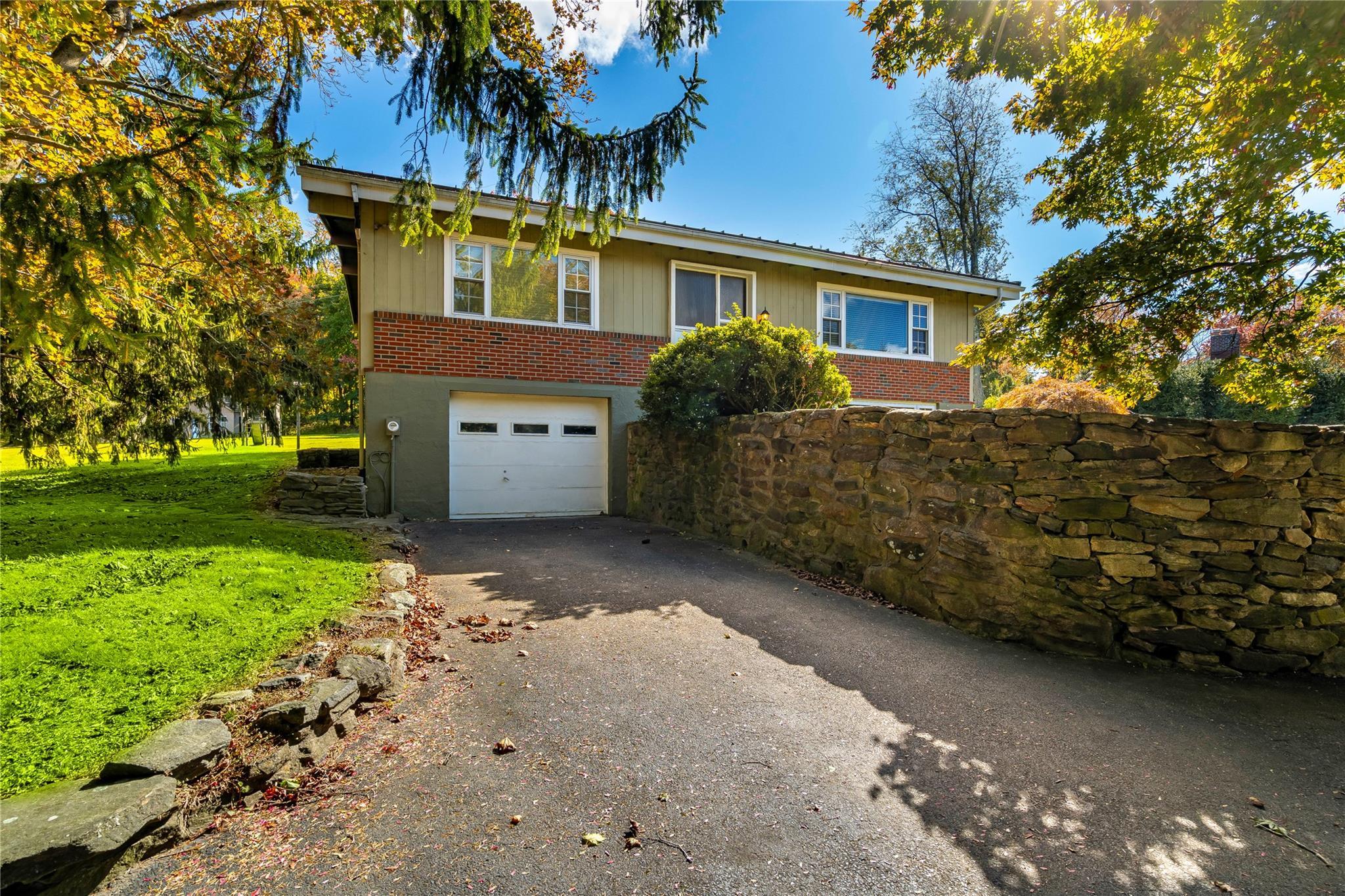 Single Family Hilltop  Westchester County, NY 10560, MLS-H6332948-38