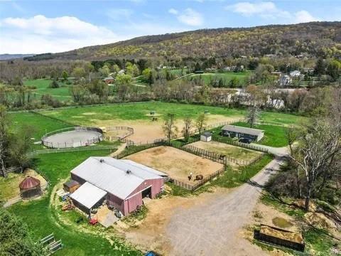 Single Family Hynes  Dutchess County, NY 12570, MLS-H6334942-23