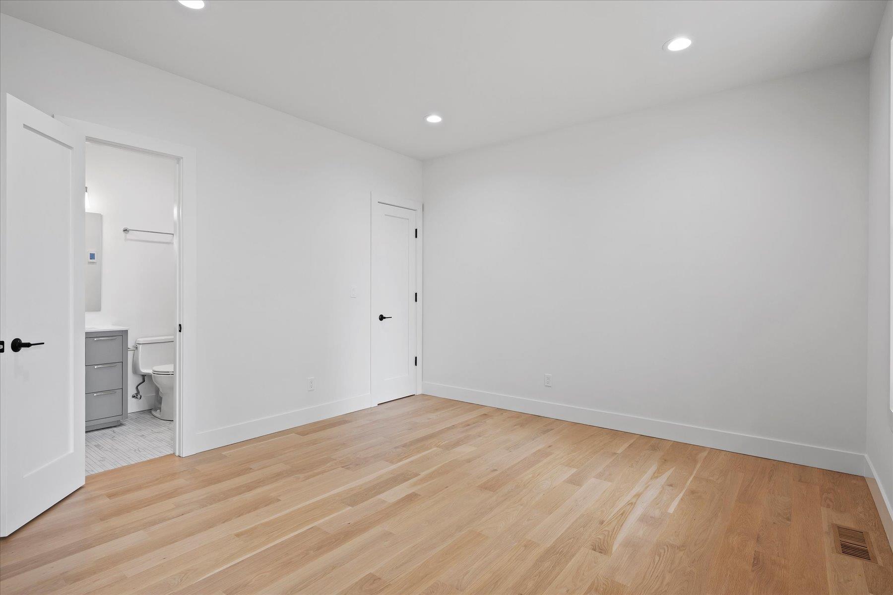 Single Family Greenway East  Suffolk County, NY 11957, MLS-H6335251-13