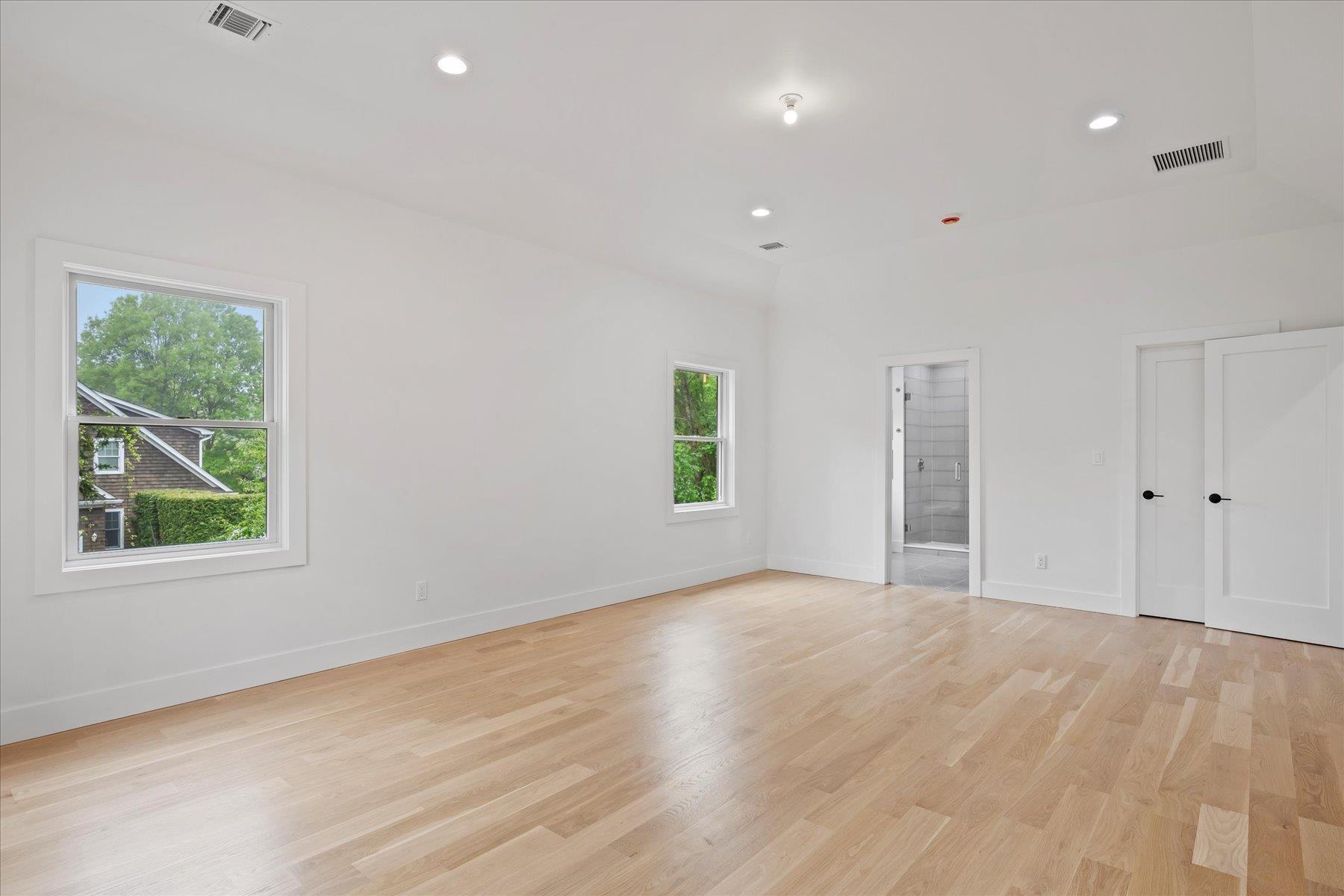 Single Family Greenway East  Suffolk County, NY 11957, MLS-H6335251-17