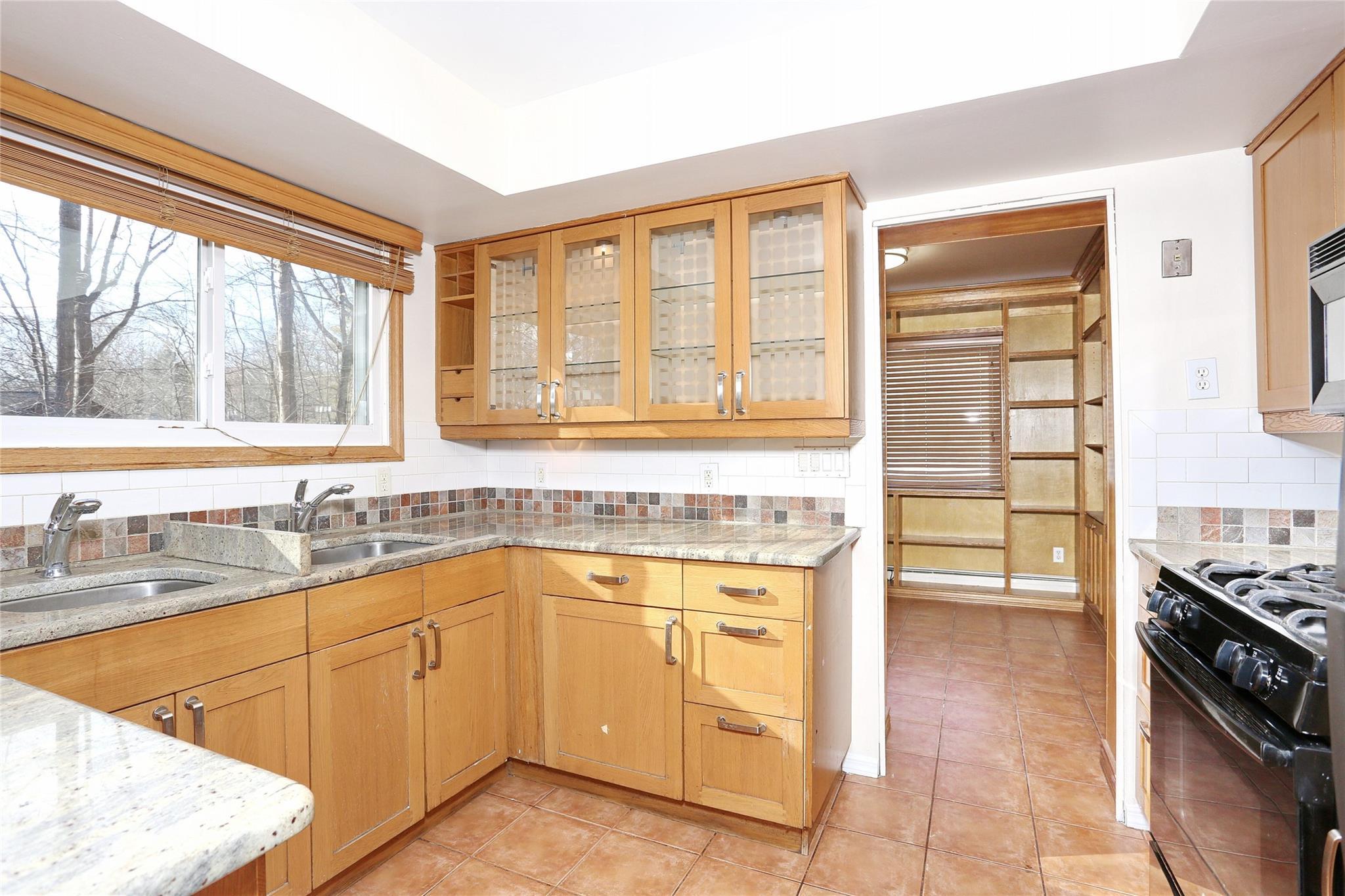 Single Family Country Club  Rockland County, NY 10952, MLS-H6335801-14