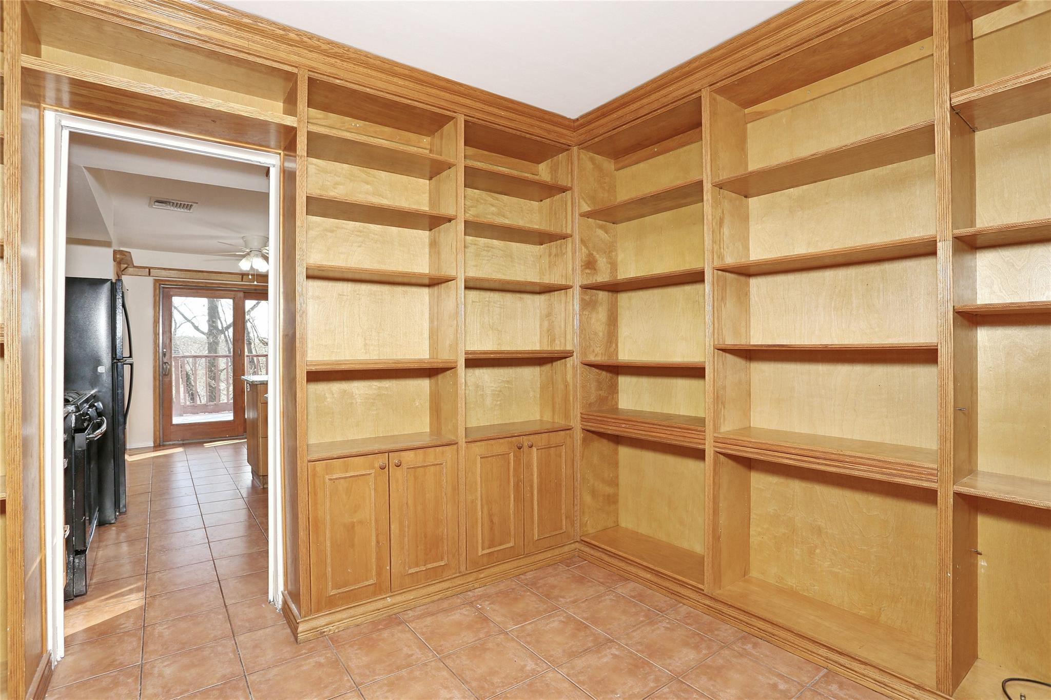 Single Family Country Club  Rockland County, NY 10952, MLS-H6335801-18