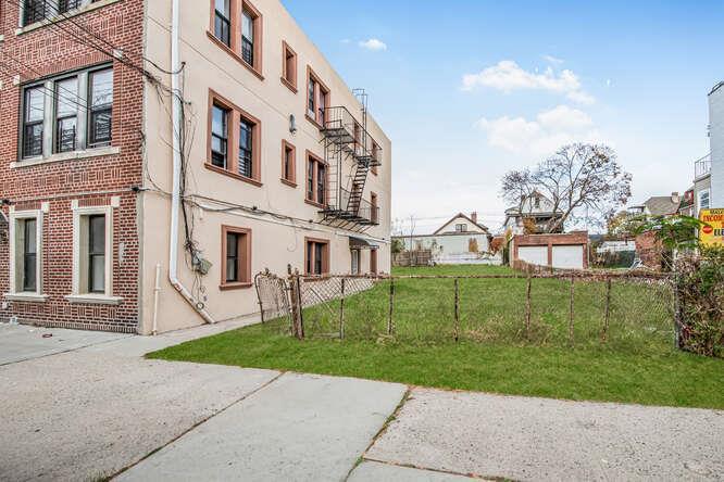 Single Family 226  Bronx, NY 10466, MLS-H6335810-2