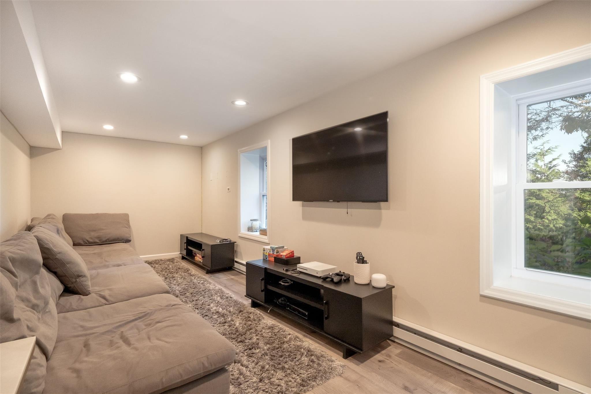 Single Family Hubbard  Westchester County, NY 10708, MLS-H6335857-32