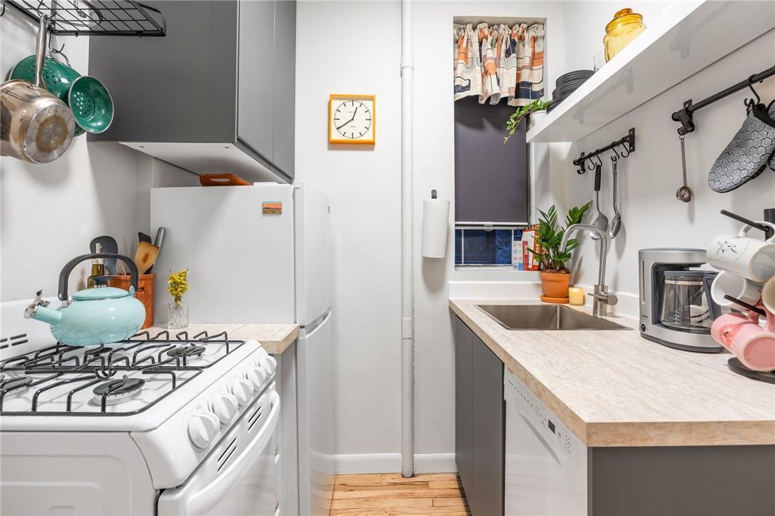 Coop 50th  Manhattan, NY 10019, MLS-H6336033-5