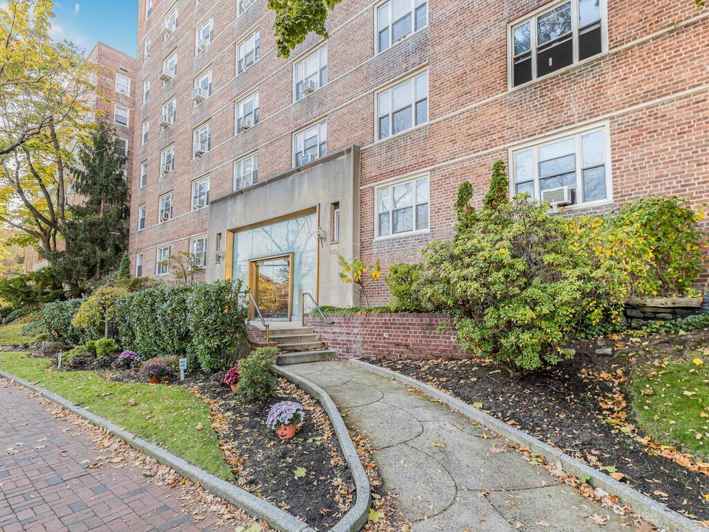 Coop Riverdale  Bronx, NY 10471, MLS-H6336126-18