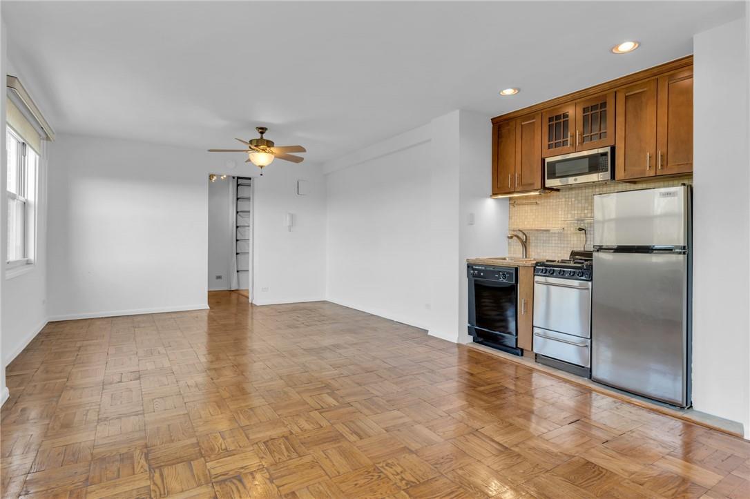 Coop Blackstone  Bronx, NY 10471, MLS-H6336165-8