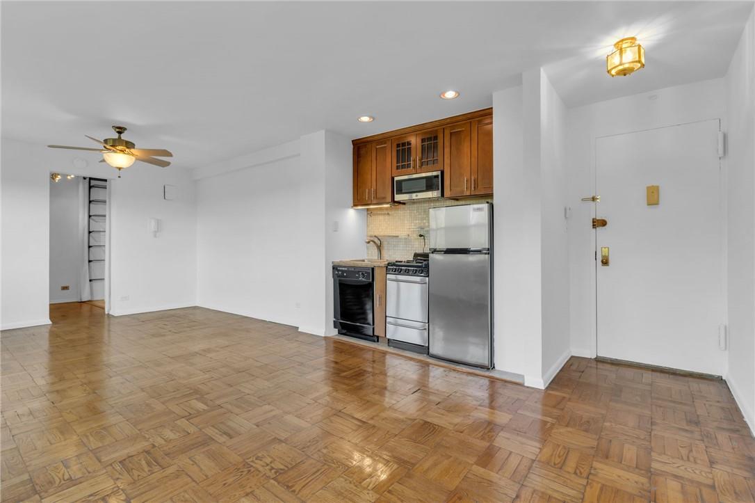 Coop Blackstone  Bronx, NY 10471, MLS-H6336165-9