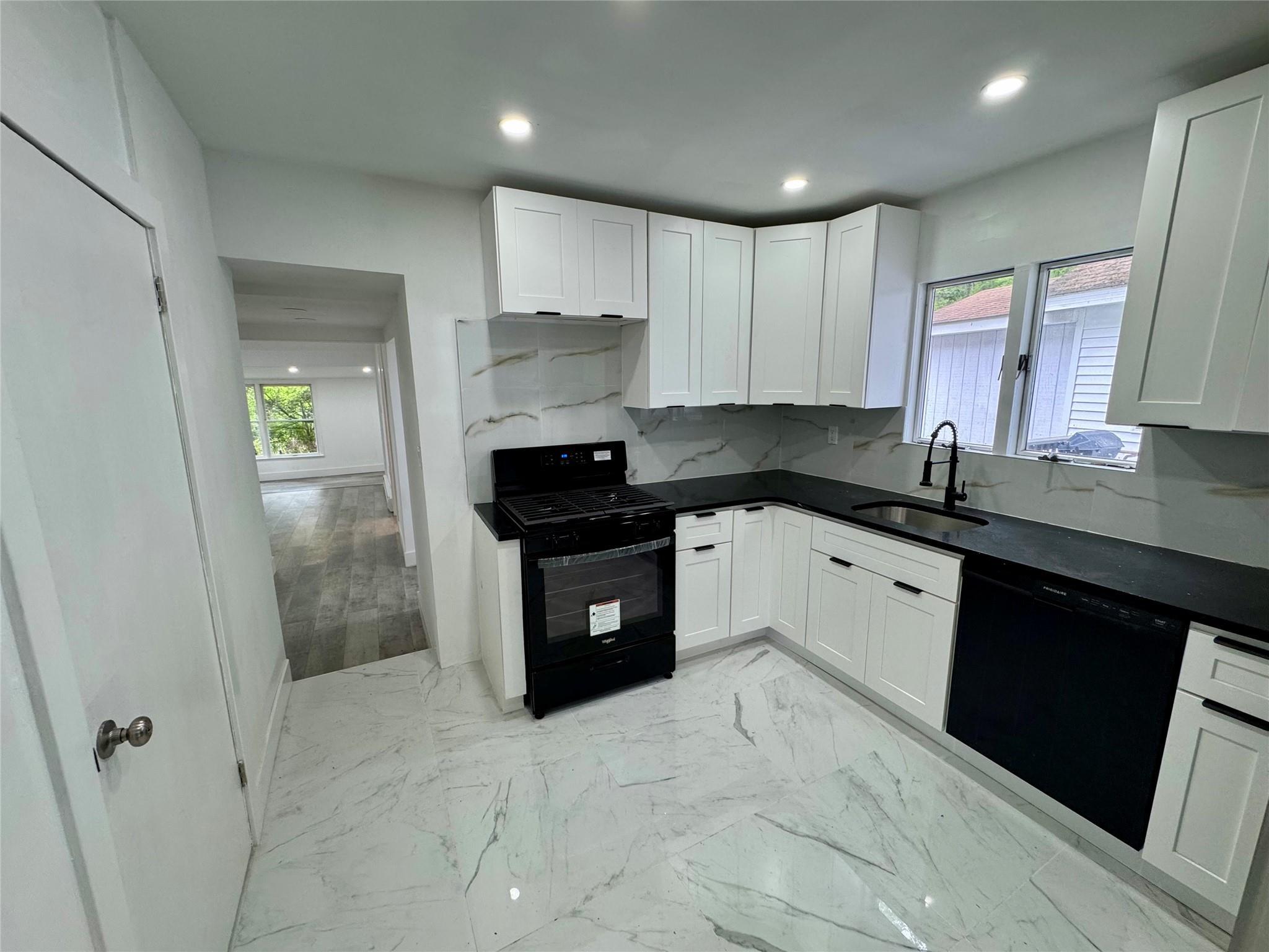 Single Family Brookside  Orange County, NY 10950, MLS-H6336391-18