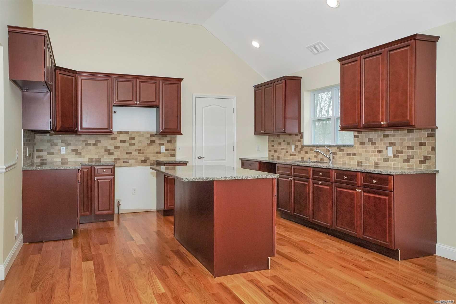 Single Family Blue Point  Suffolk County, NY 11738, MLS-L3109646-11