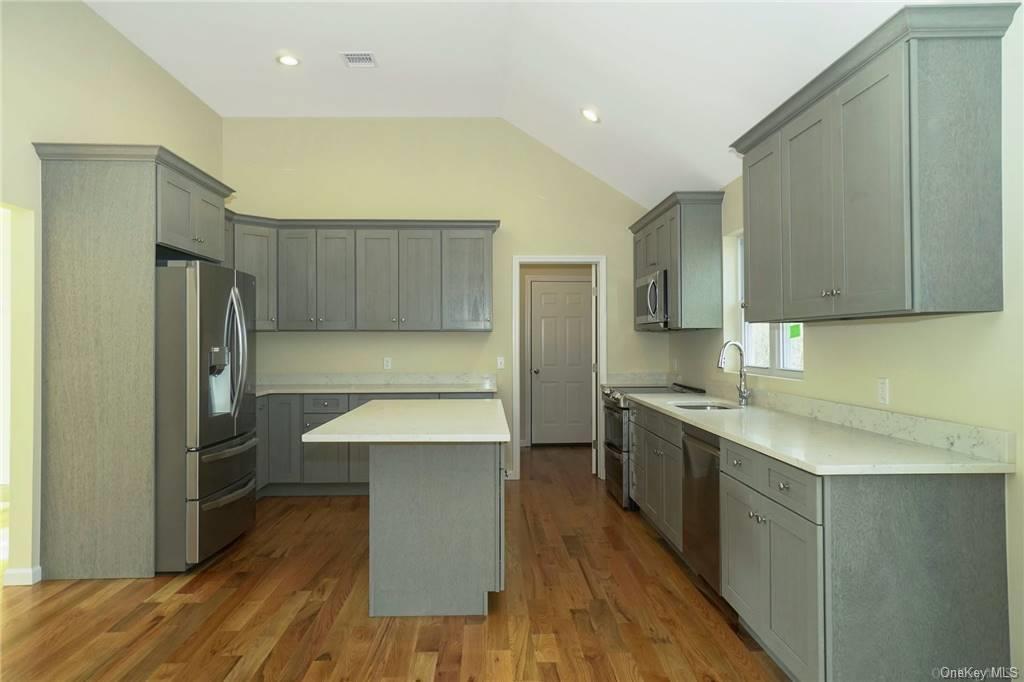 Single Family Blue Point  Suffolk County, NY 11738, MLS-L3109646-12