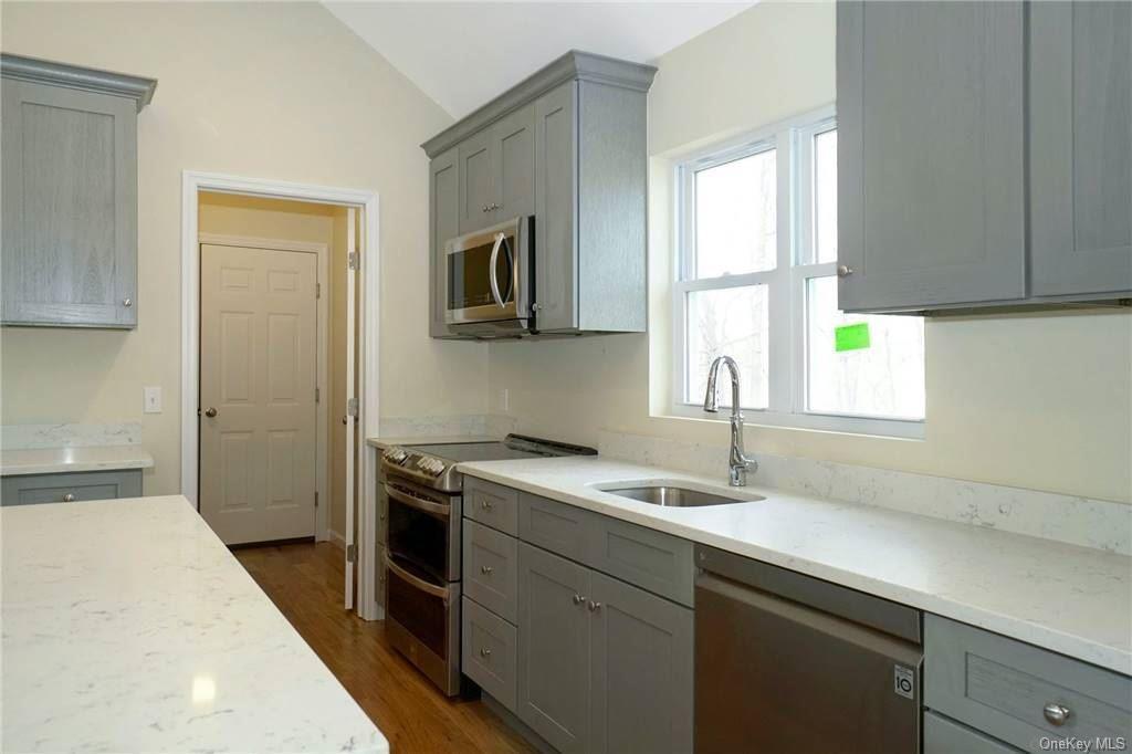 Single Family Blue Point  Suffolk County, NY 11738, MLS-L3109646-15