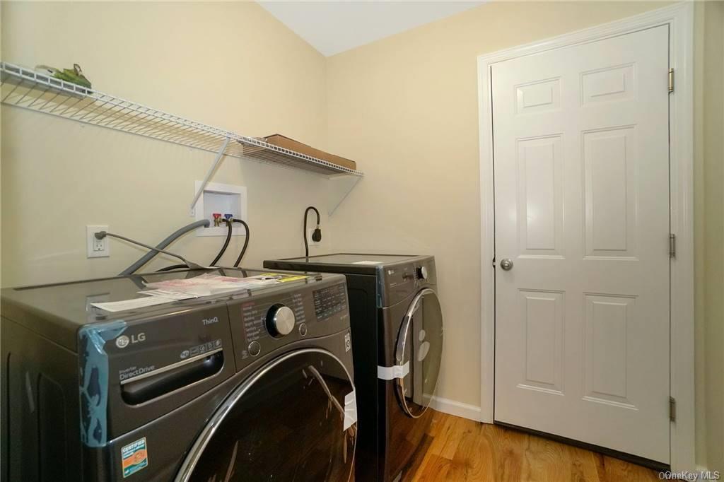 Single Family Blue Point  Suffolk County, NY 11738, MLS-L3109646-16