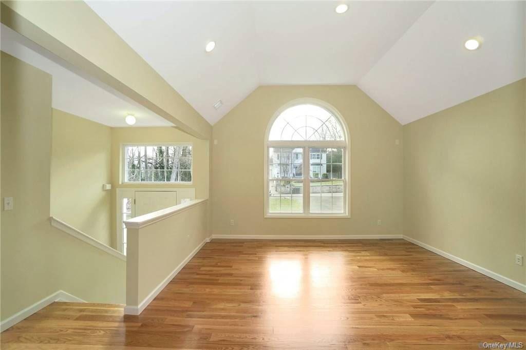 Single Family Blue Point  Suffolk County, NY 11738, MLS-L3109646-2