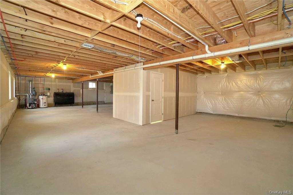Single Family Blue Point  Suffolk County, NY 11738, MLS-L3109646-27