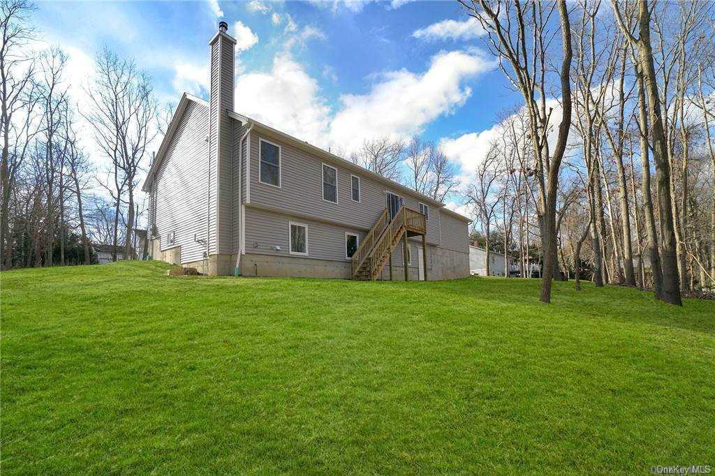 Single Family Blue Point  Suffolk County, NY 11738, MLS-L3109646-28