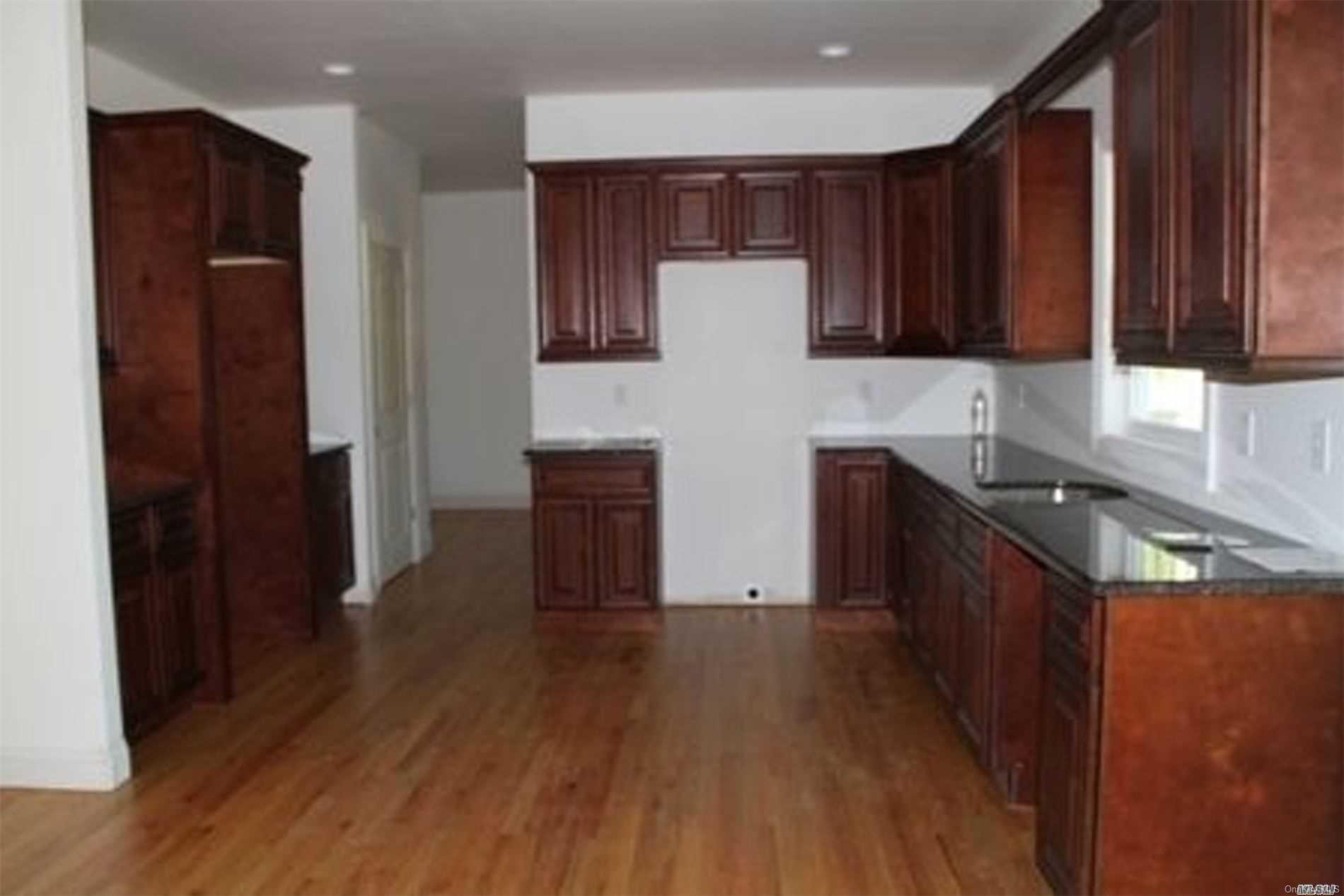 Single Family Blue Point  Suffolk County, NY 11738, MLS-L3191579-10