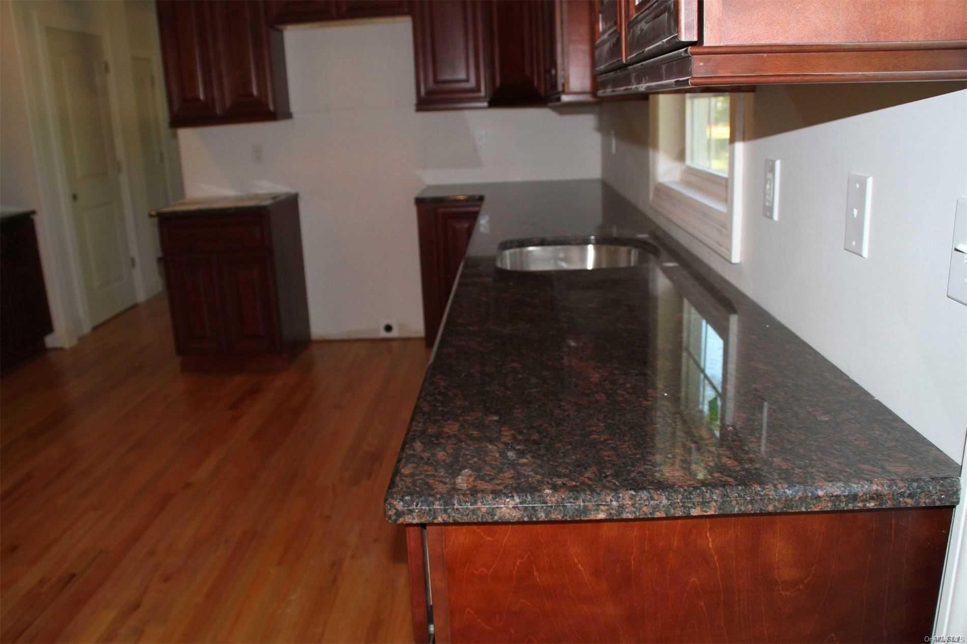 Single Family Blue Point  Suffolk County, NY 11738, MLS-L3191579-12