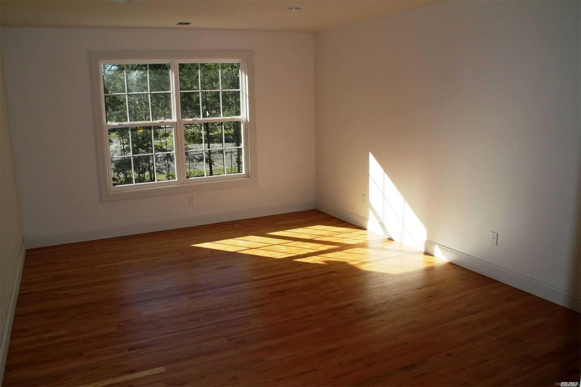 Single Family Blue Point  Suffolk County, NY 11738, MLS-L3191579-16