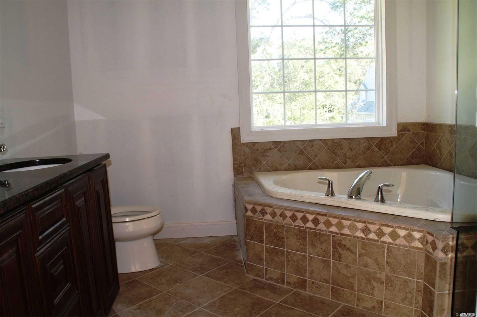 Single Family Blue Point  Suffolk County, NY 11738, MLS-L3191579-19