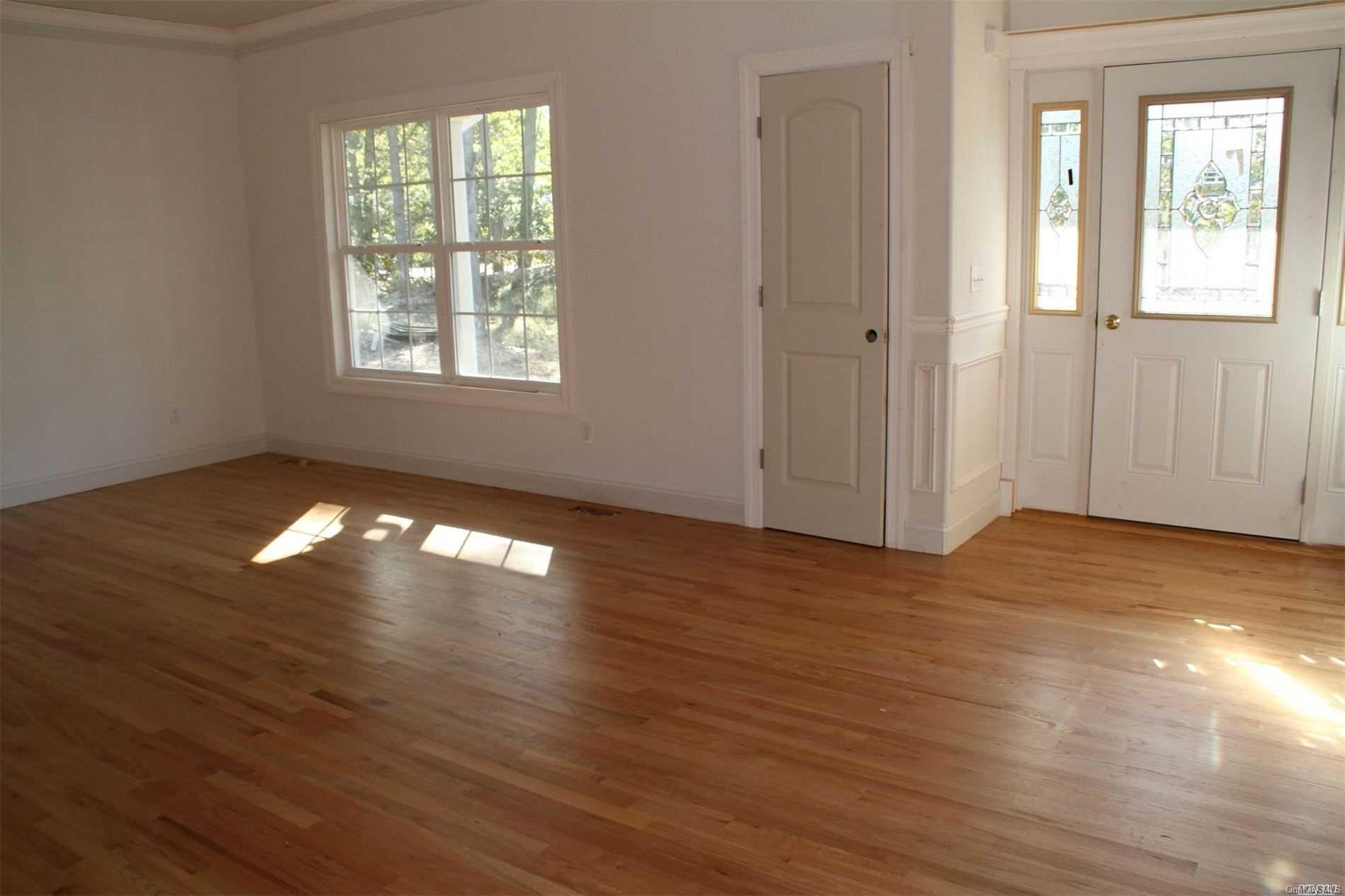Single Family Blue Point  Suffolk County, NY 11738, MLS-L3191579-6