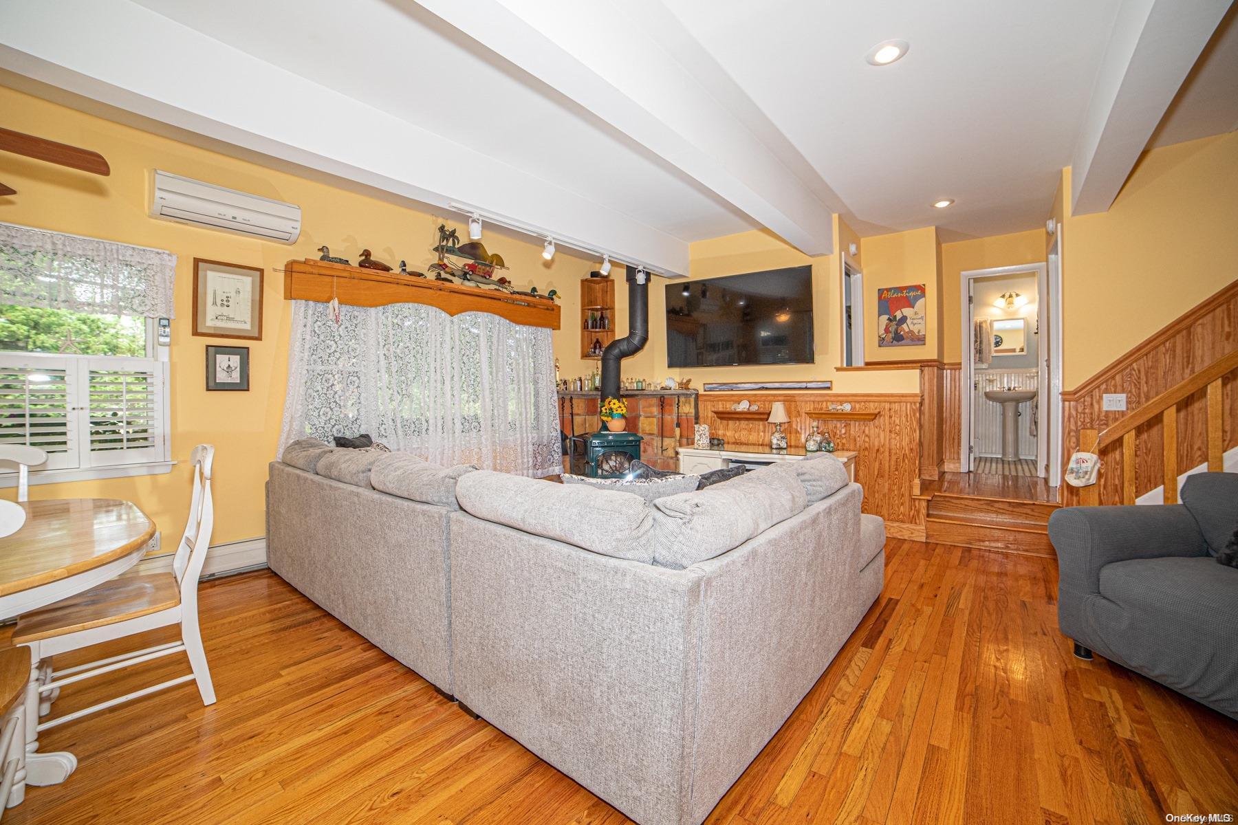 Single Family End  Suffolk County, NY 11706, MLS-L3346223-11
