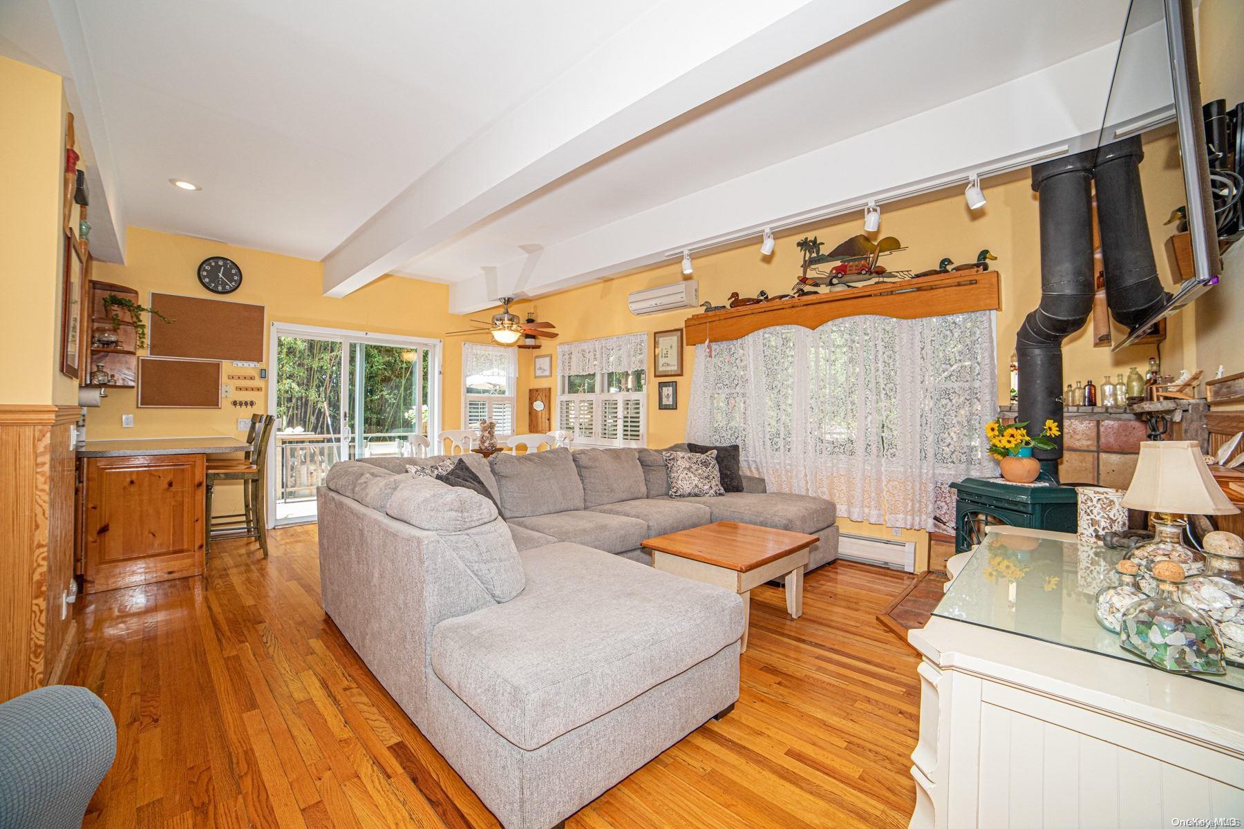 Single Family End  Suffolk County, NY 11706, MLS-L3346223-9