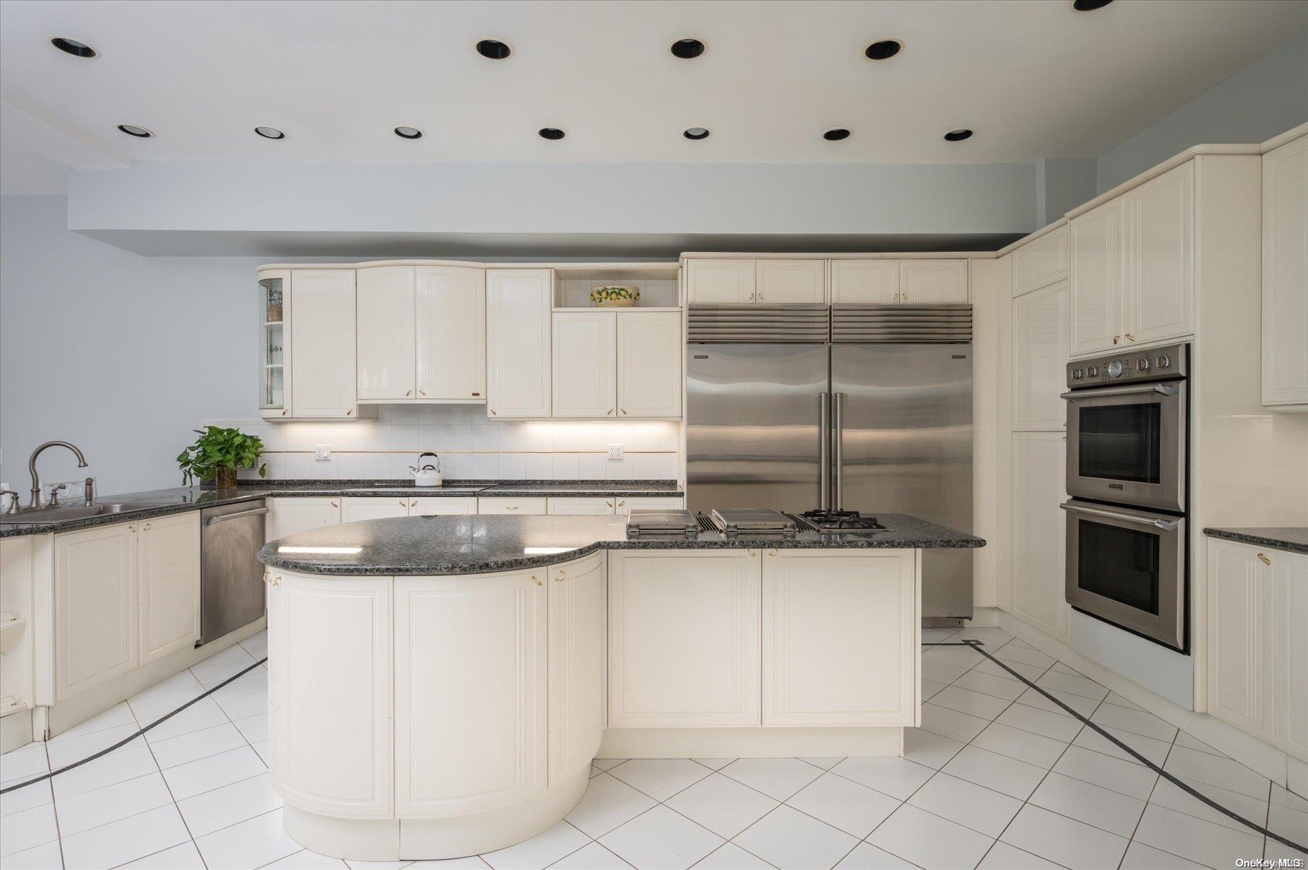 Single Family Old Westbury  Nassau County, NY 11568, MLS-L3432703-10