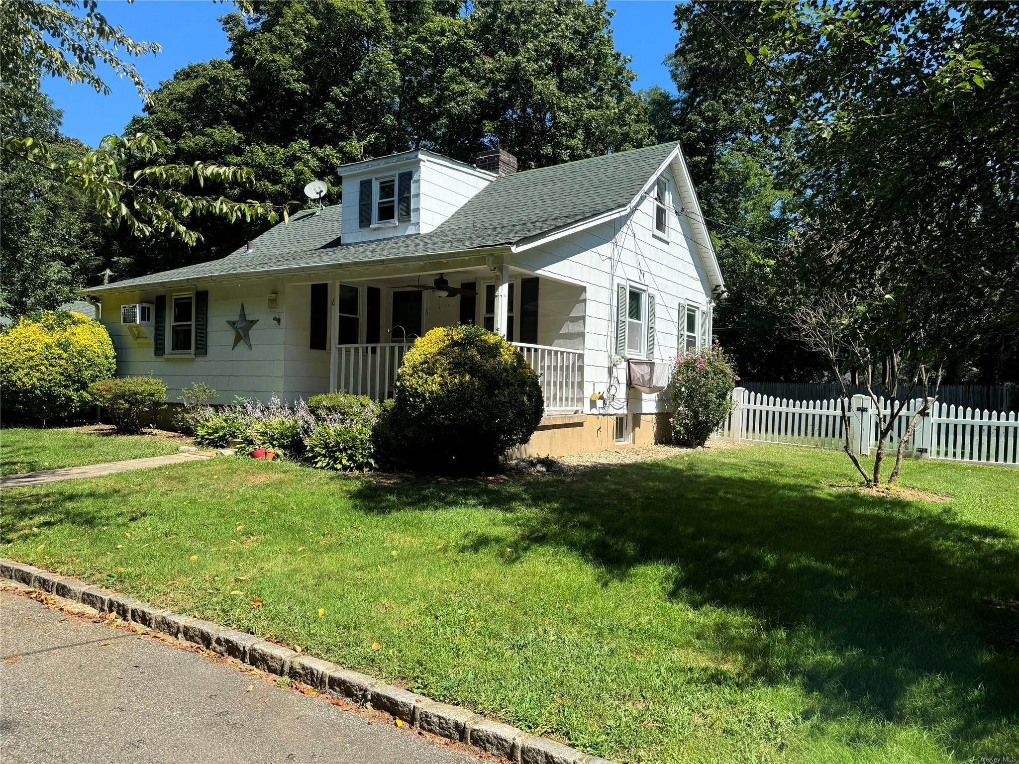 Single Family Old Westbury  Nassau County, NY 11568, MLS-L3432703-18