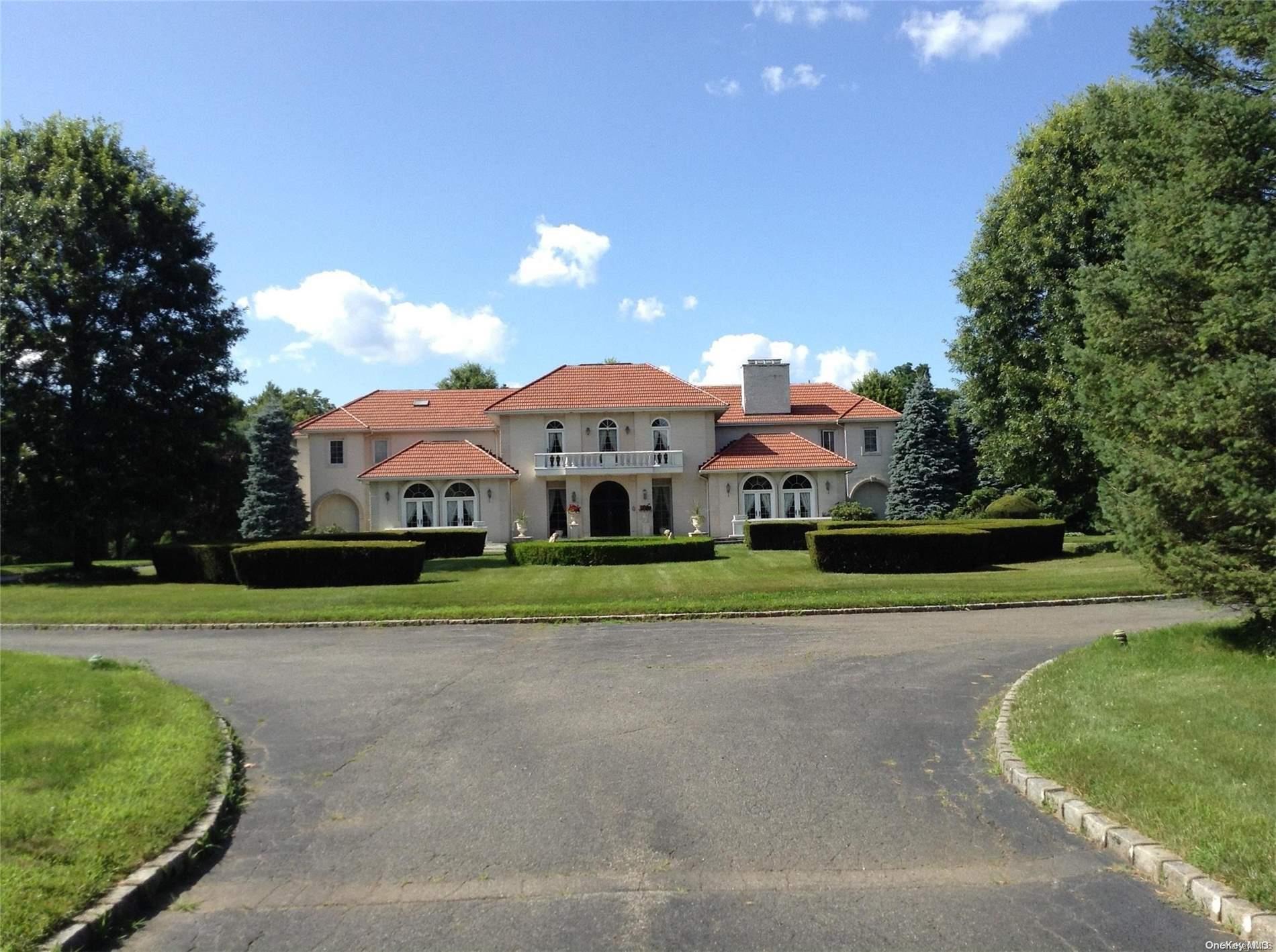 Single Family Old Westbury  Nassau County, NY 11568, MLS-L3432703-2