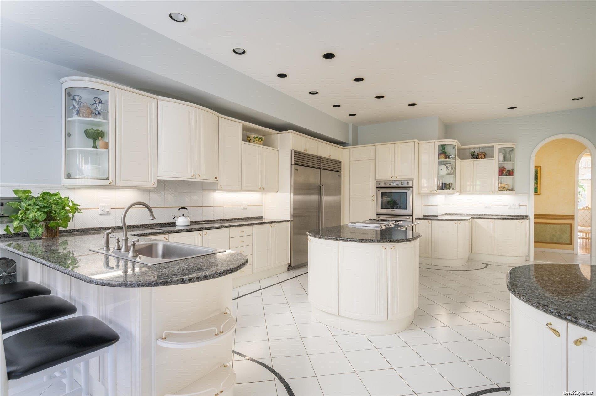 Single Family Old Westbury  Nassau County, NY 11568, MLS-L3432703-7