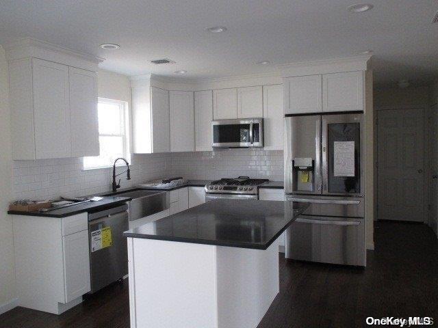 Single Family Bayview  Suffolk County, NY 11713, MLS-L3436386-10
