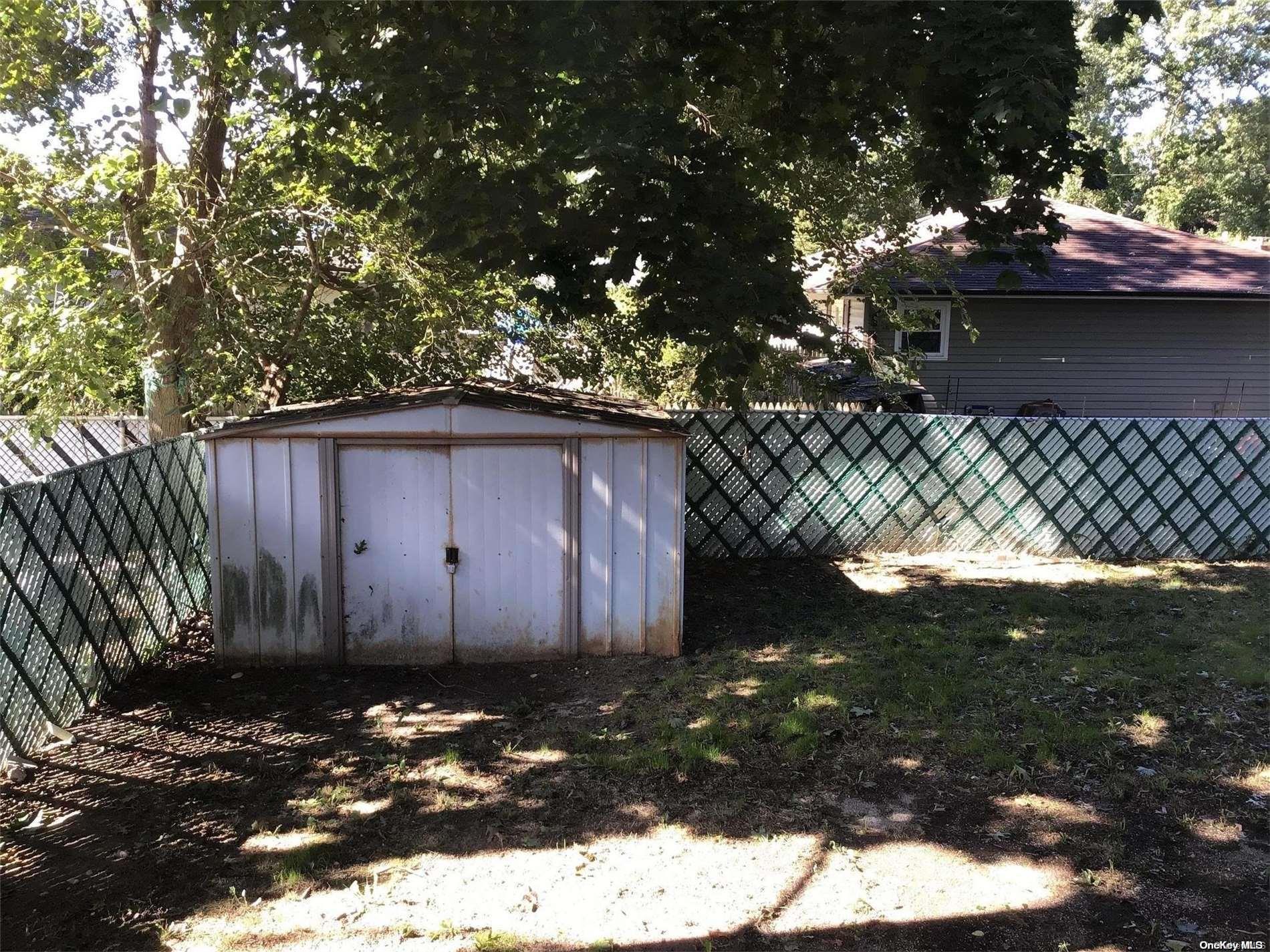 Single Family Broadway  Suffolk County, NY 11950, MLS-L3437528-11