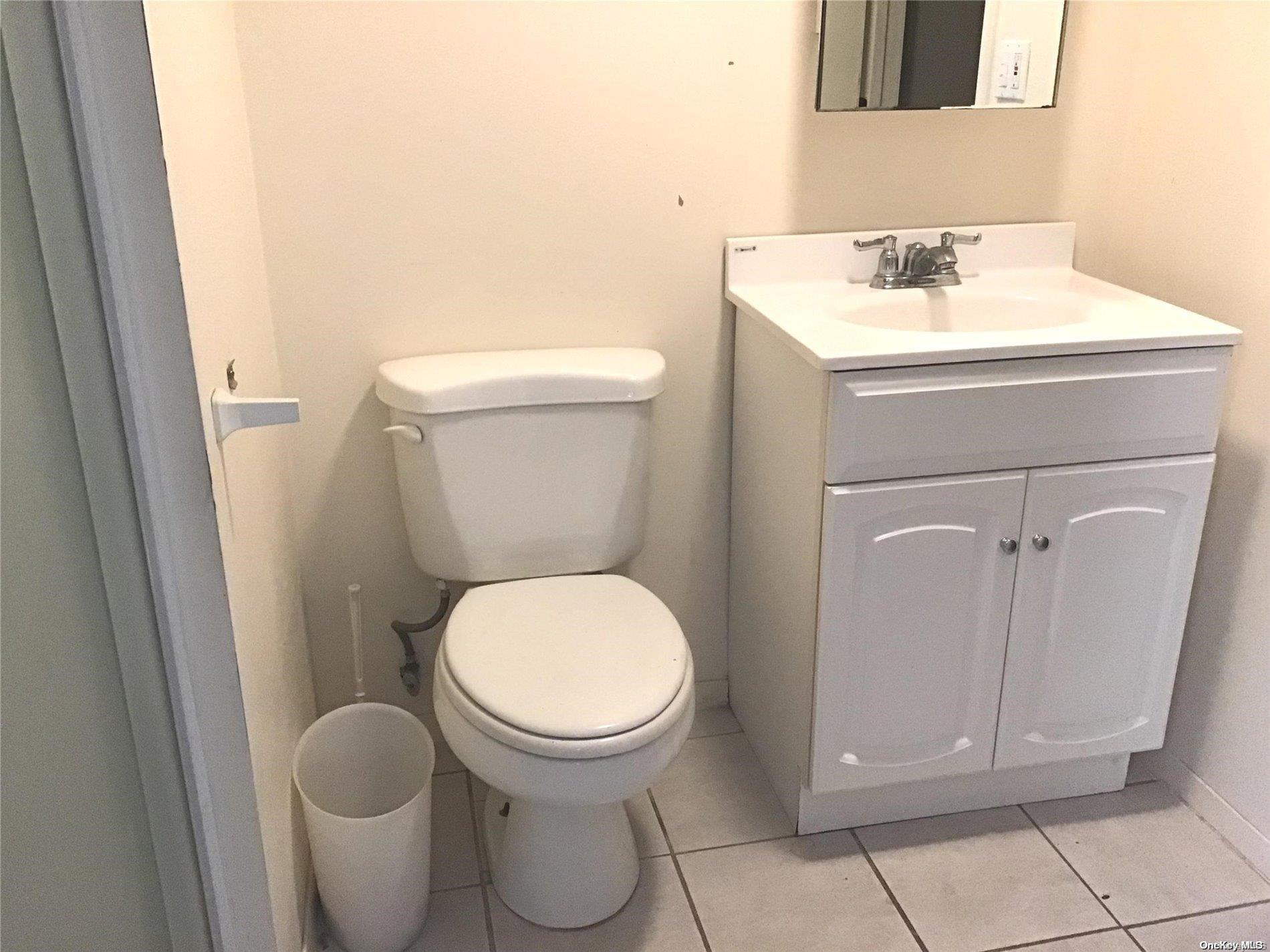 Single Family Broadway  Suffolk County, NY 11950, MLS-L3437528-15