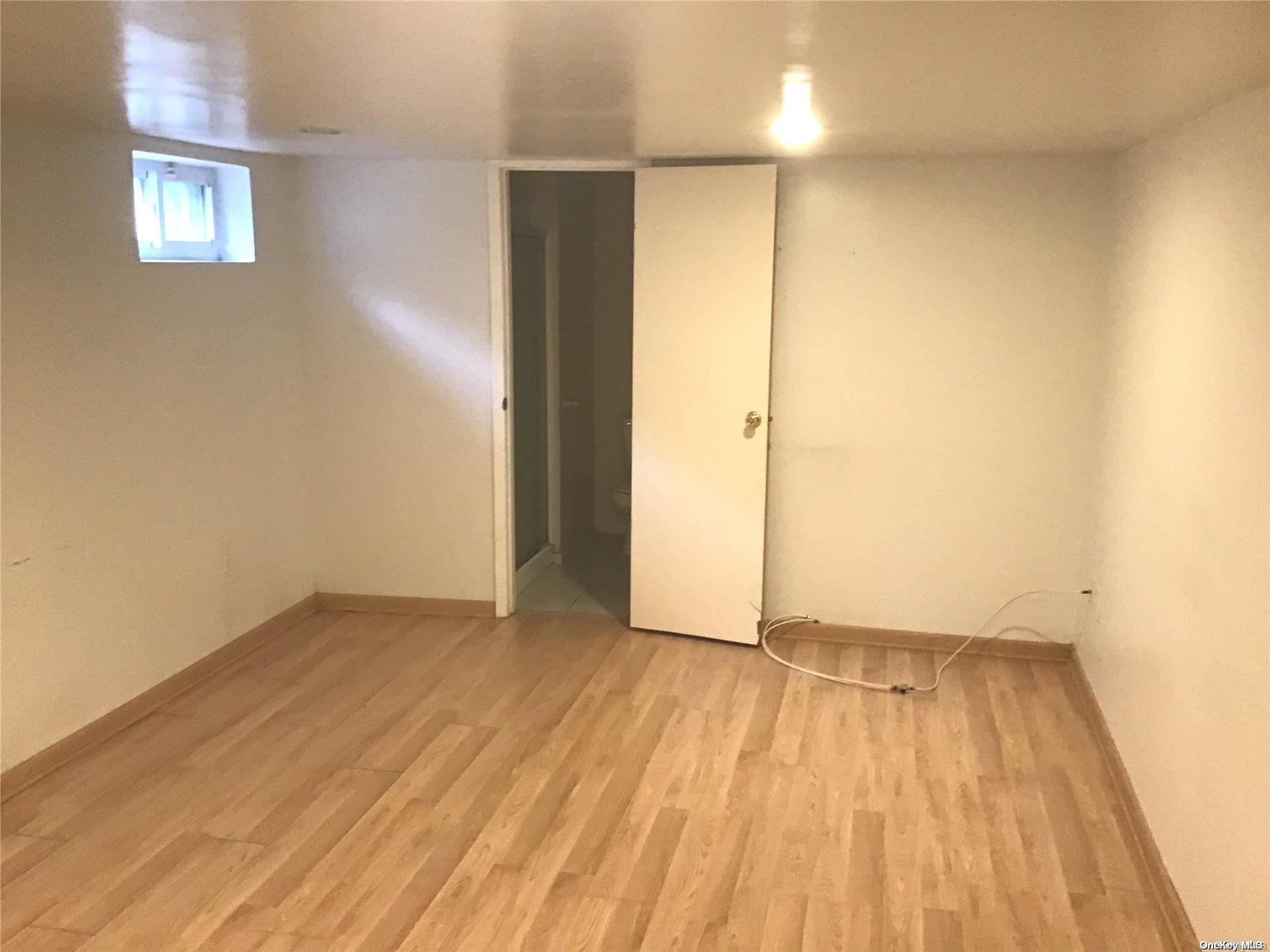 Single Family Broadway  Suffolk County, NY 11950, MLS-L3437528-17