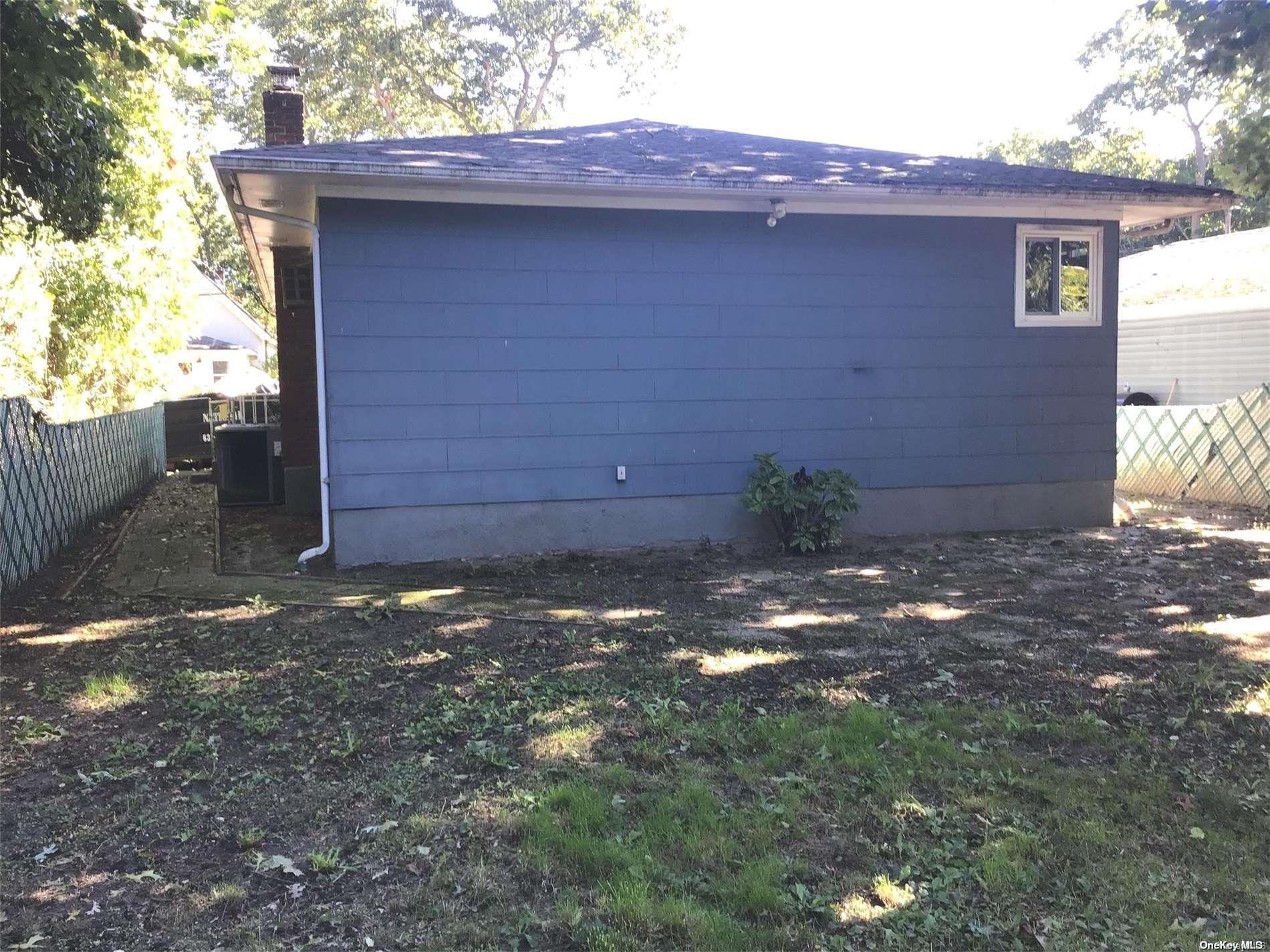 Single Family Broadway  Suffolk County, NY 11950, MLS-L3437528-2