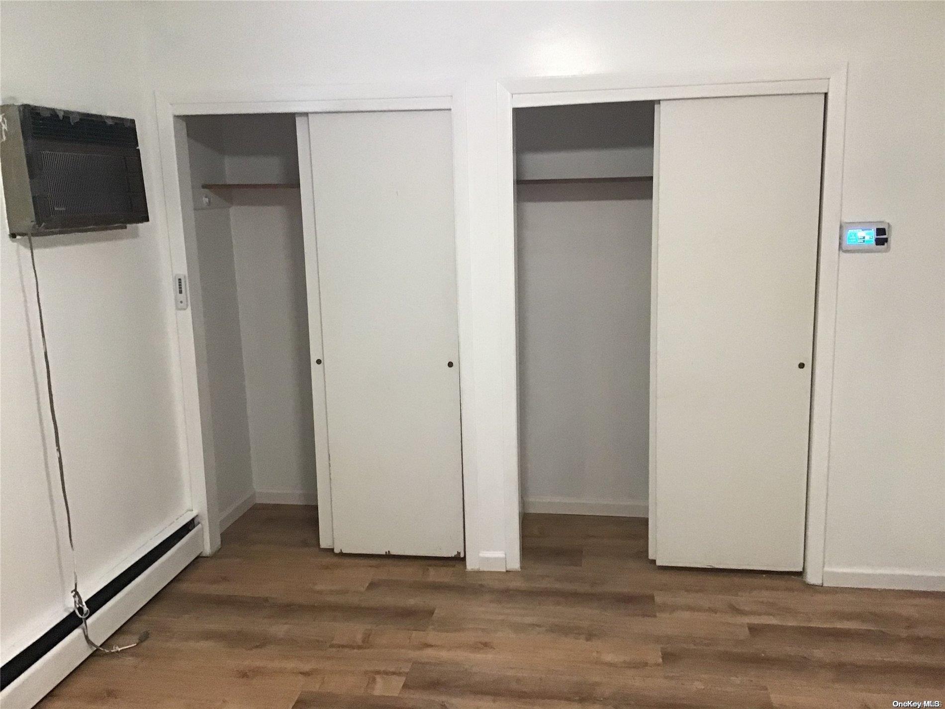 Single Family Broadway  Suffolk County, NY 11950, MLS-L3437528-9