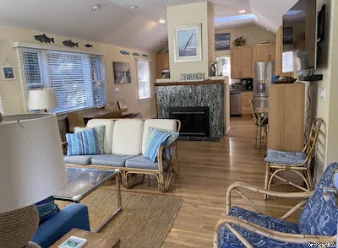 Apartment Crescent  Suffolk County, NY 11770, MLS-L3447911-2
