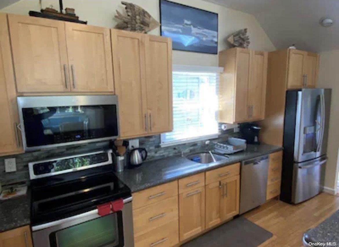Apartment Crescent  Suffolk County, NY 11770, MLS-L3447911-3