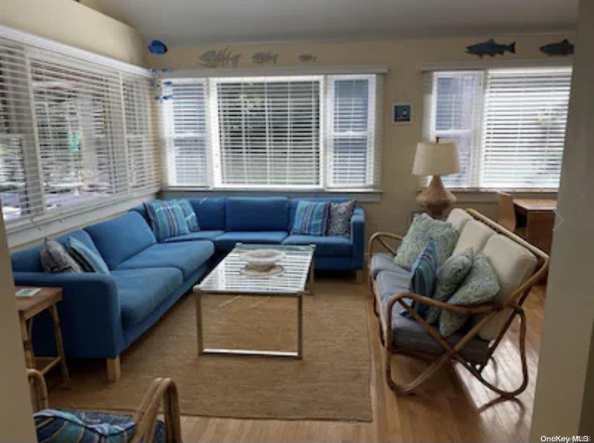 Apartment Crescent  Suffolk County, NY 11770, MLS-L3447911-4