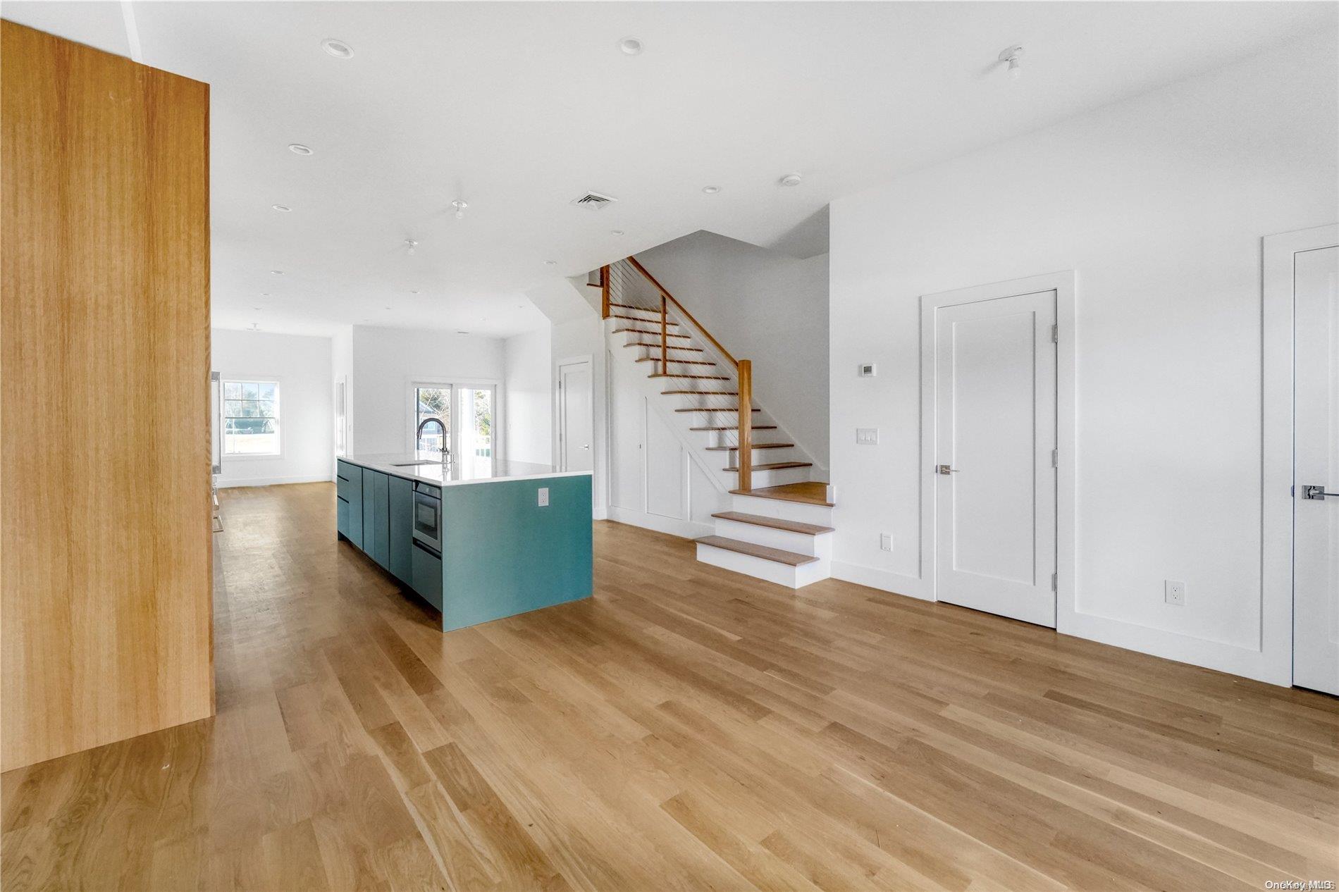 Condo Foster  Suffolk County, NY 11946, MLS-L3455214-11