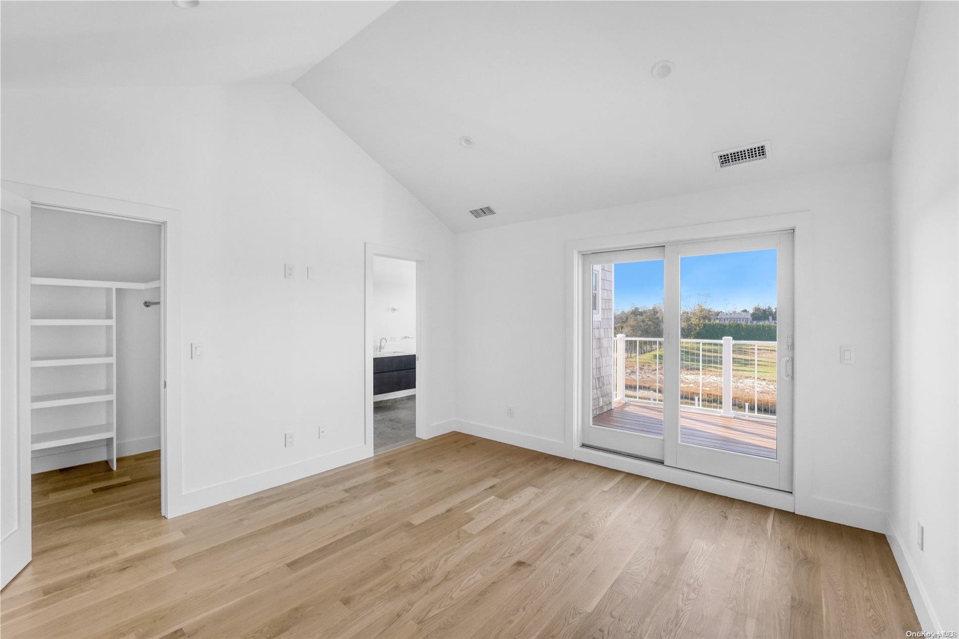Condo Foster  Suffolk County, NY 11946, MLS-L3455214-15