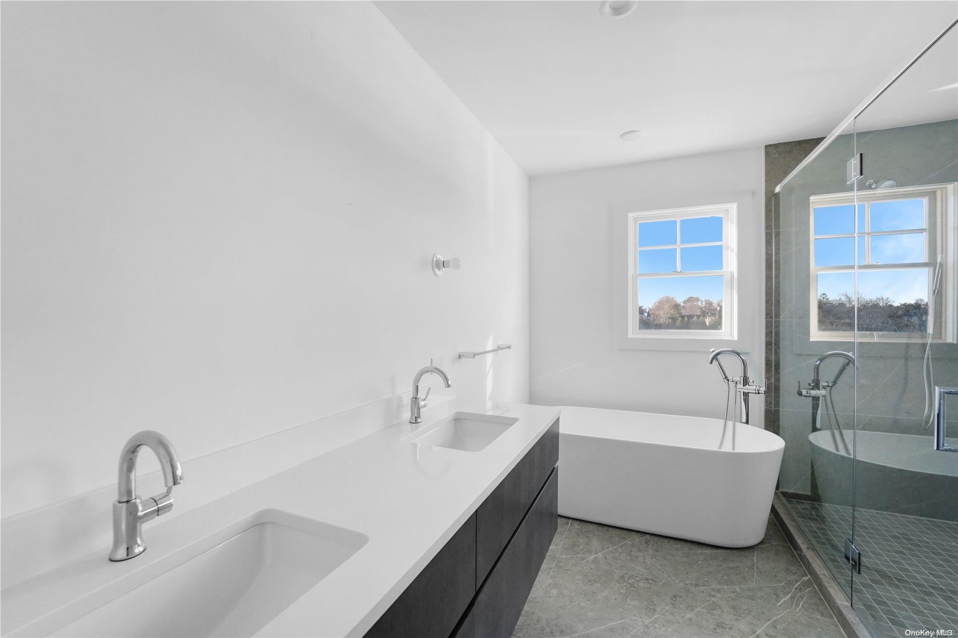 Condo Foster  Suffolk County, NY 11946, MLS-L3455214-16