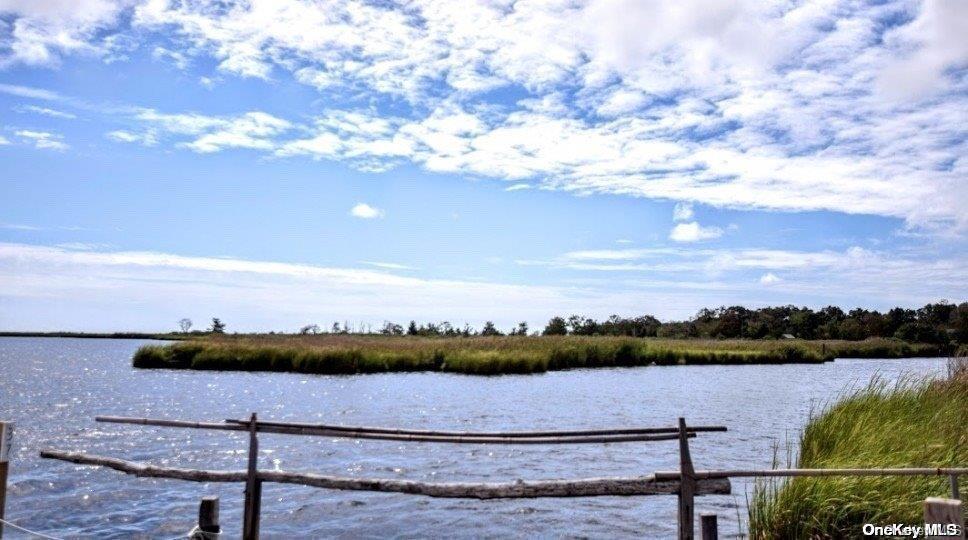 Single Family Beaver Dam  Suffolk County, NY 11719, MLS-L3460010-32