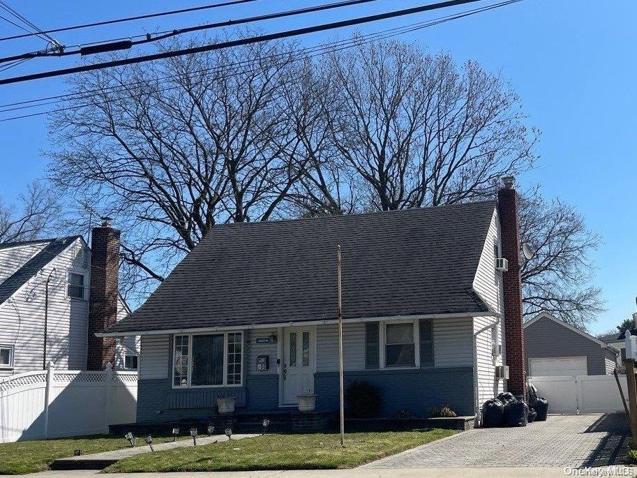 Single Family Raff  Nassau County, NY 11003, MLS-L3472601-4