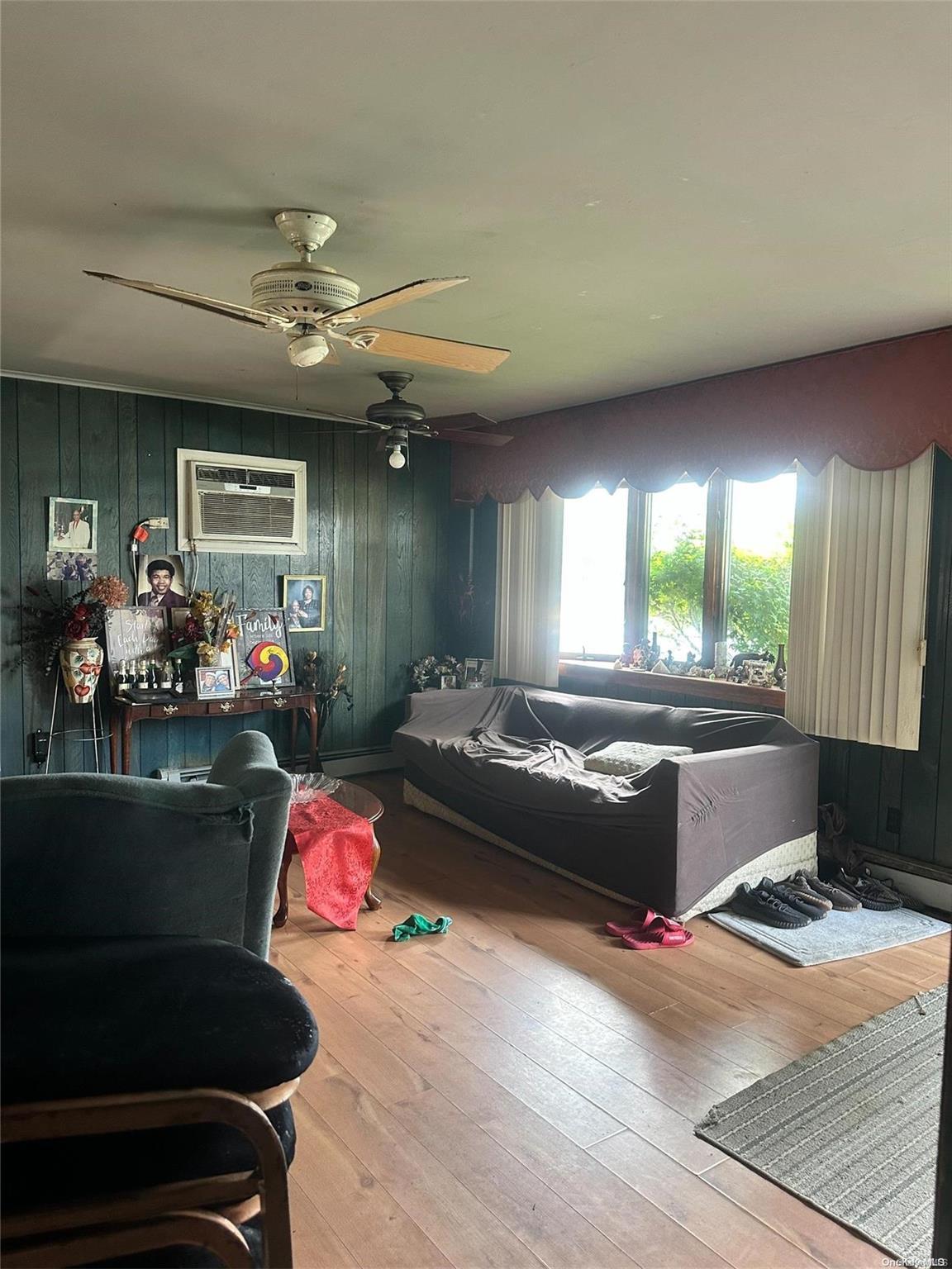 Single Family Spruce  Suffolk County, NY 11701, MLS-L3484250-11