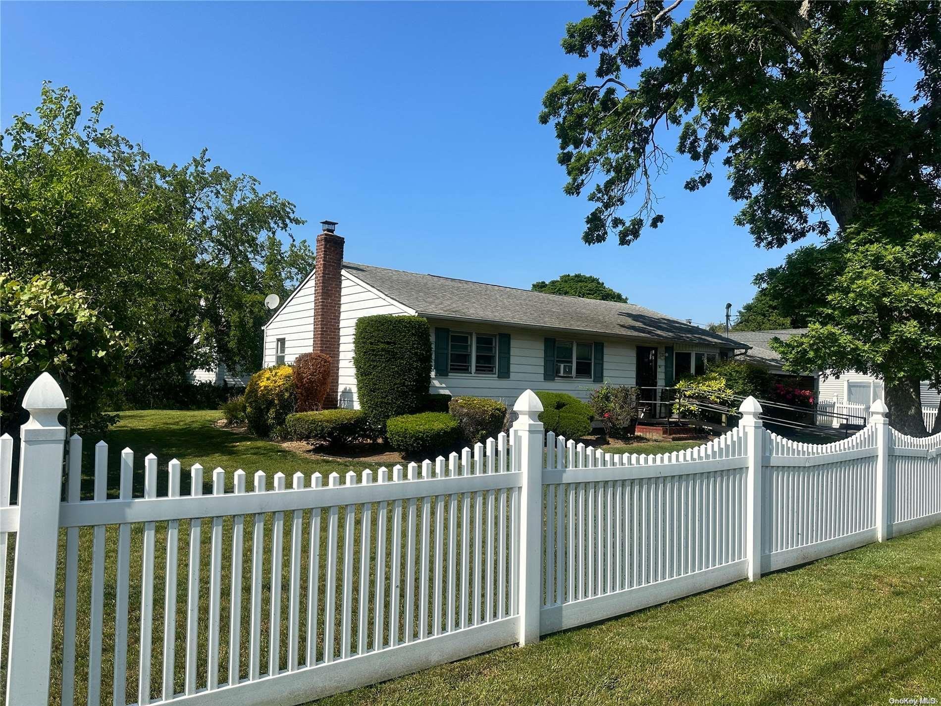 Single Family Spruce  Suffolk County, NY 11701, MLS-L3484250-2
