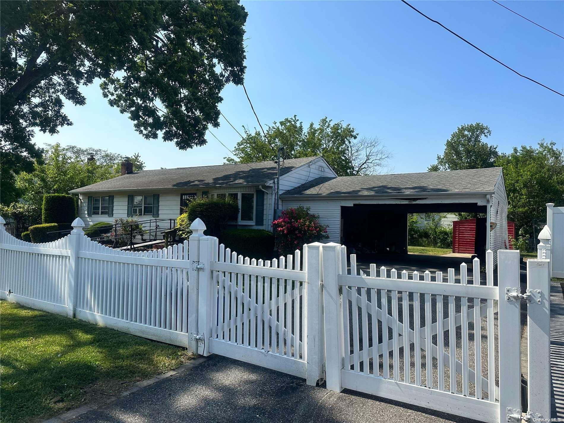 Single Family Spruce  Suffolk County, NY 11701, MLS-L3484250-3